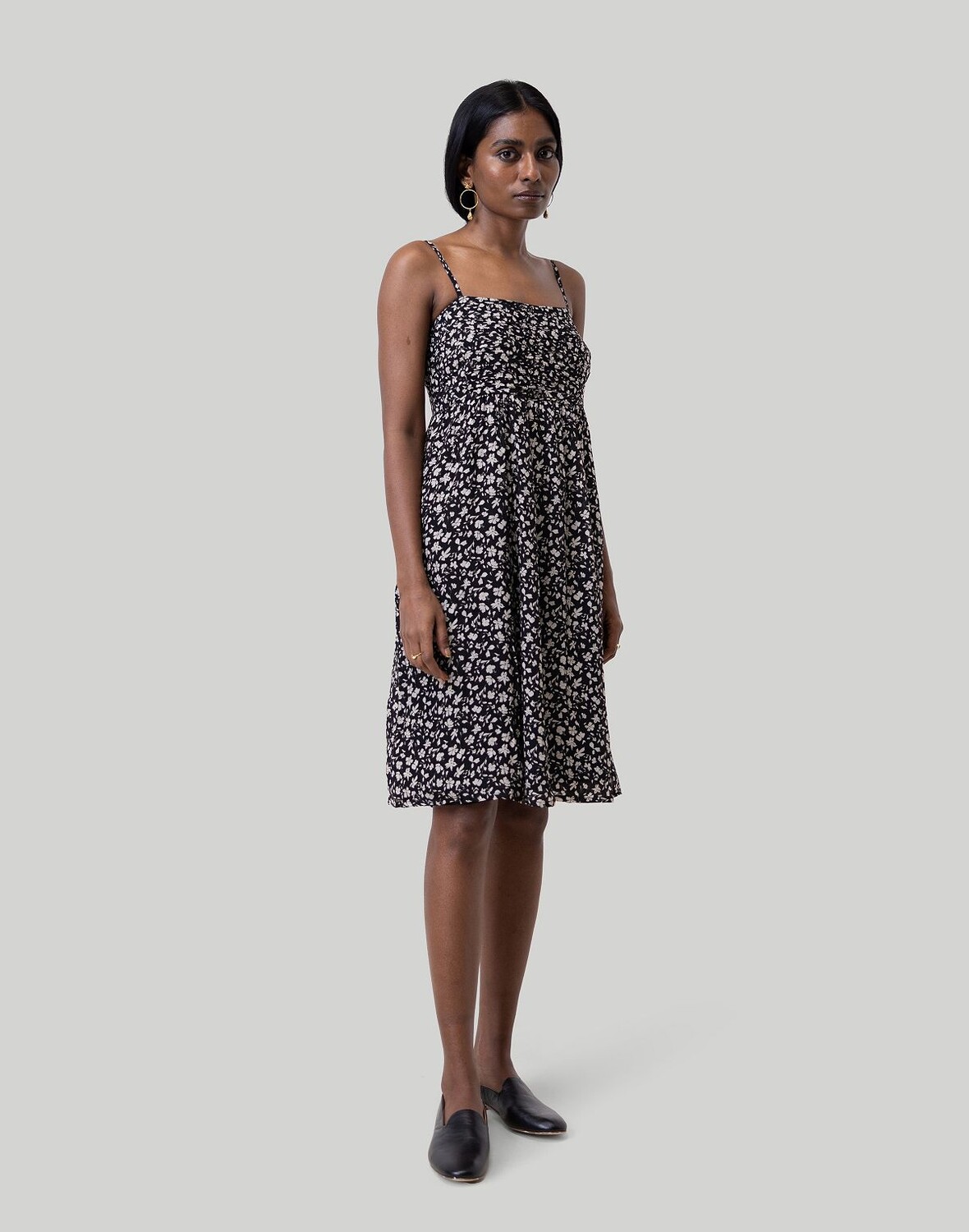 

Женское мини-платье со сборками и бретелями Reistor, черный