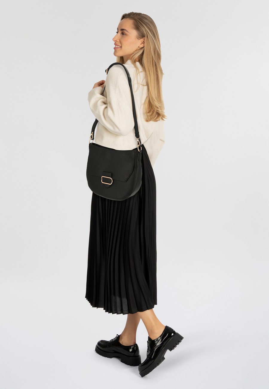 

Сумка Gabor MELORA SCHULTERT 31 CM, Black