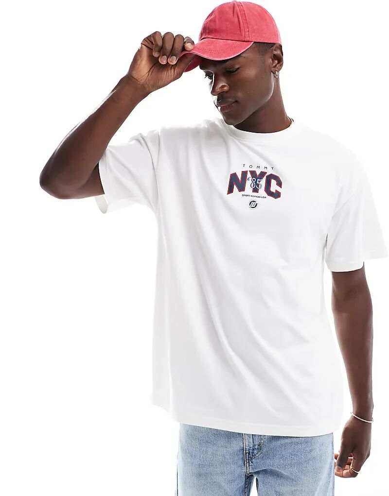 

Футболка Game Day большого размера белого цвета Tommy Jeans