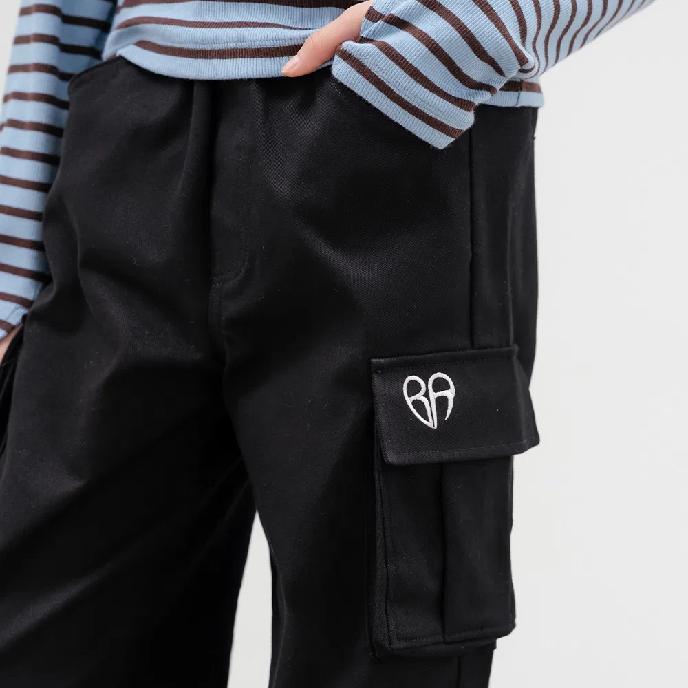 Детские чёрные брюки карго из твила от Brettailor — фото 3