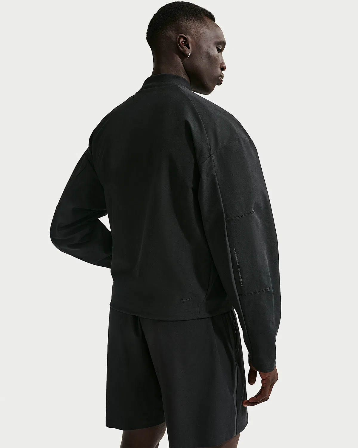 Мужская куртка Nike Tech Dri-FIT Shori Knit, Black/Black — фото 2