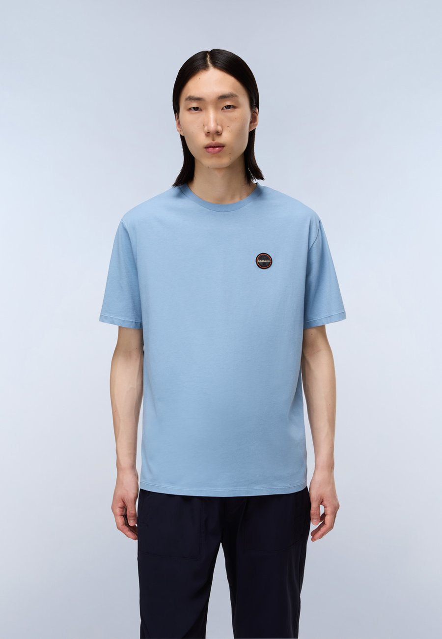 

Футболка Napapijri BADGE, Faded Denim I/Light-Blue Denim, Синий, Футболка Napapijri BADGE, Faded Denim I/Light-Blue Denim