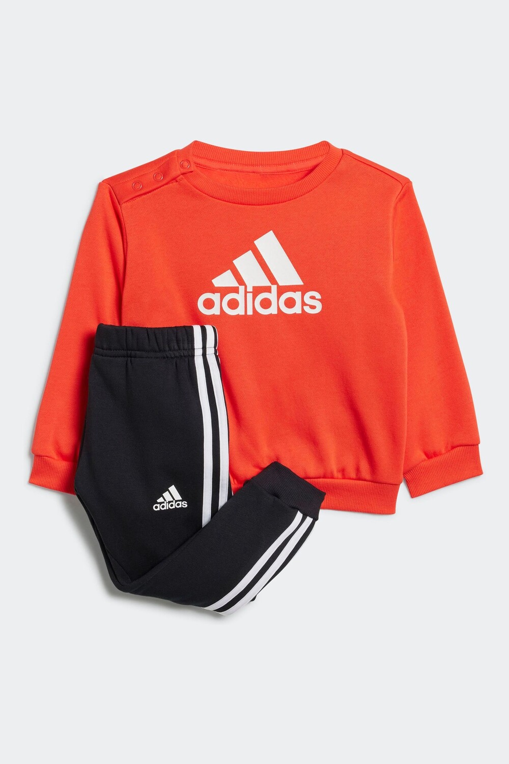 

И логотип бос тс Adidas, красный