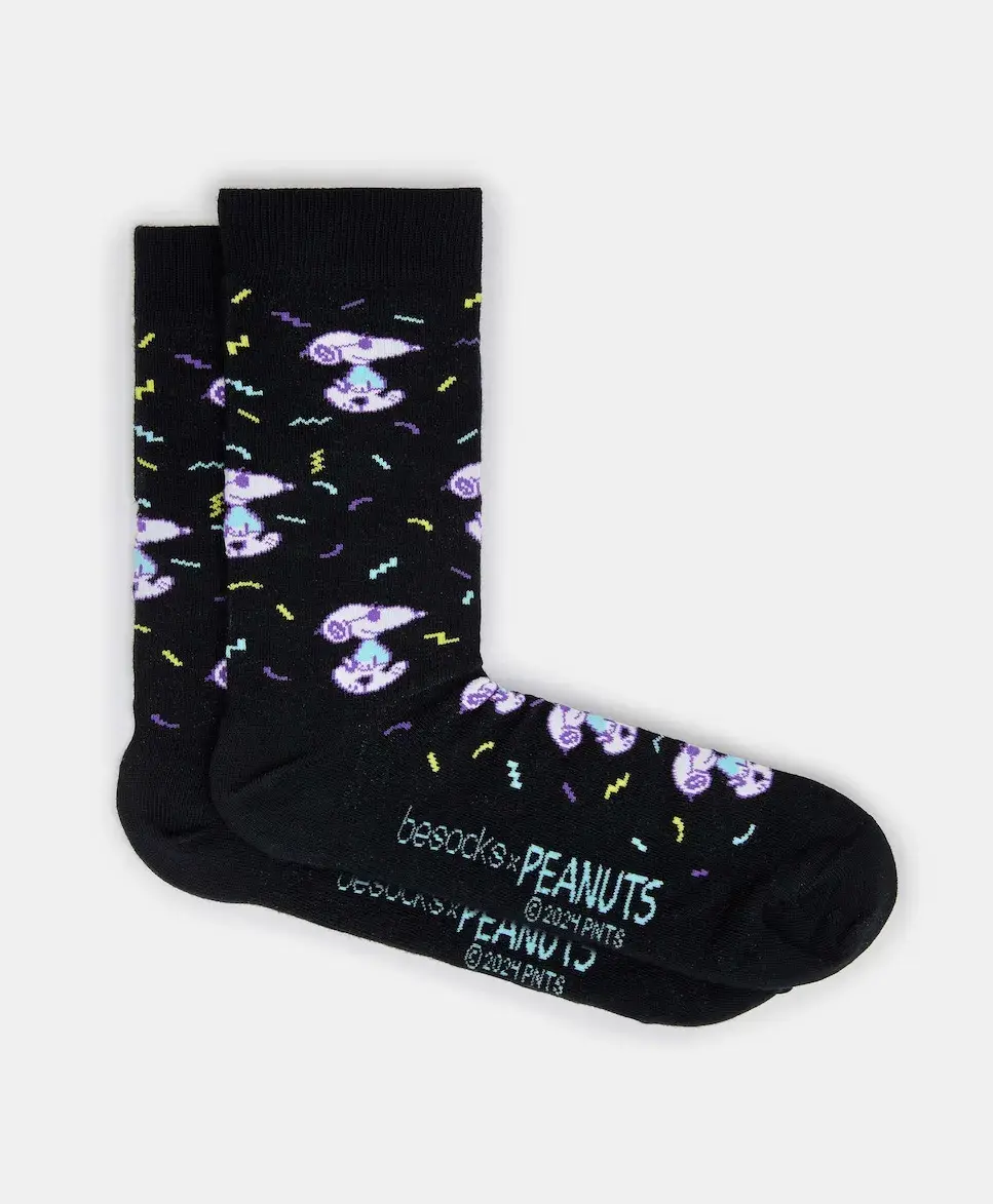 

Высокие унисекс носки с Снупи из органического хлопка черного цвета Besocks