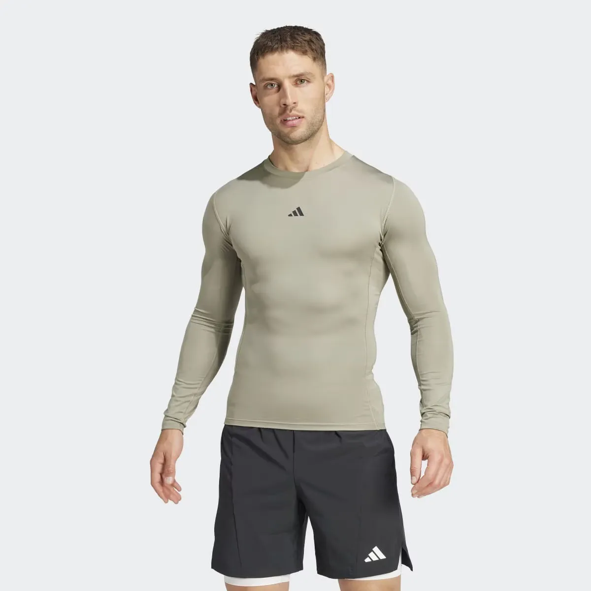 

Мужская футболка Adidas с длинным рукавом TECHFIT Compression Training, зеленый
