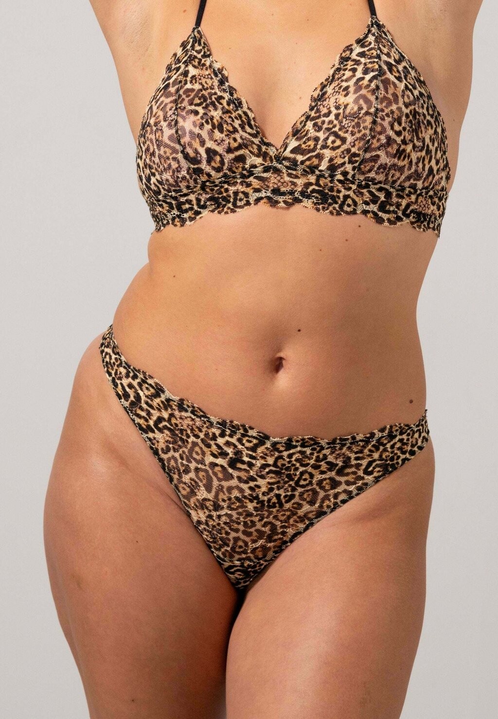 

Стринги LACE THONG Understatement, золотой