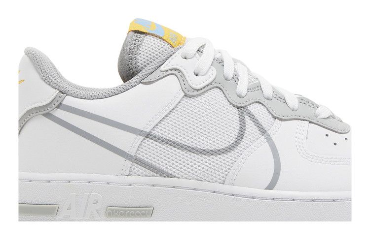 Кроссовки Nike Air Force 1 React SU GS 'White Light Smoke Grey', белый — фото 3