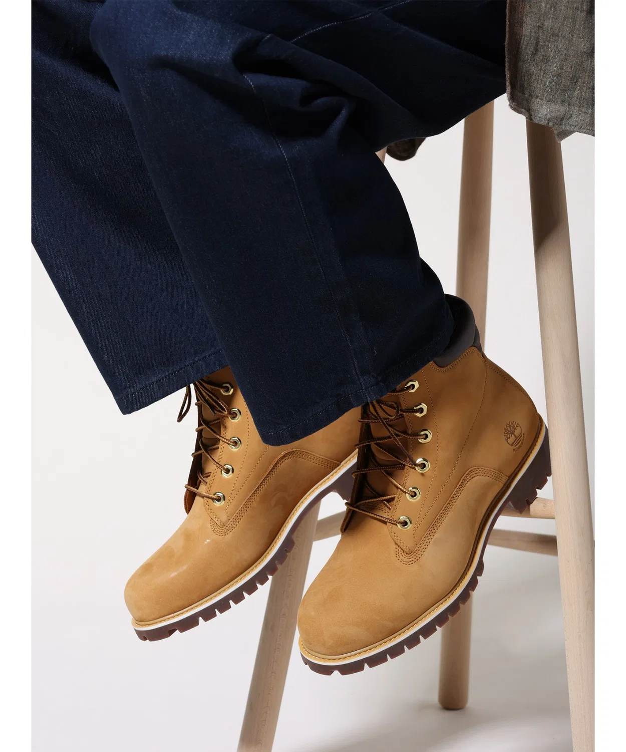 Ботинки водонепроницаемые Timberland 6 дюймов, нубук, цвет пшеничный — фото 2