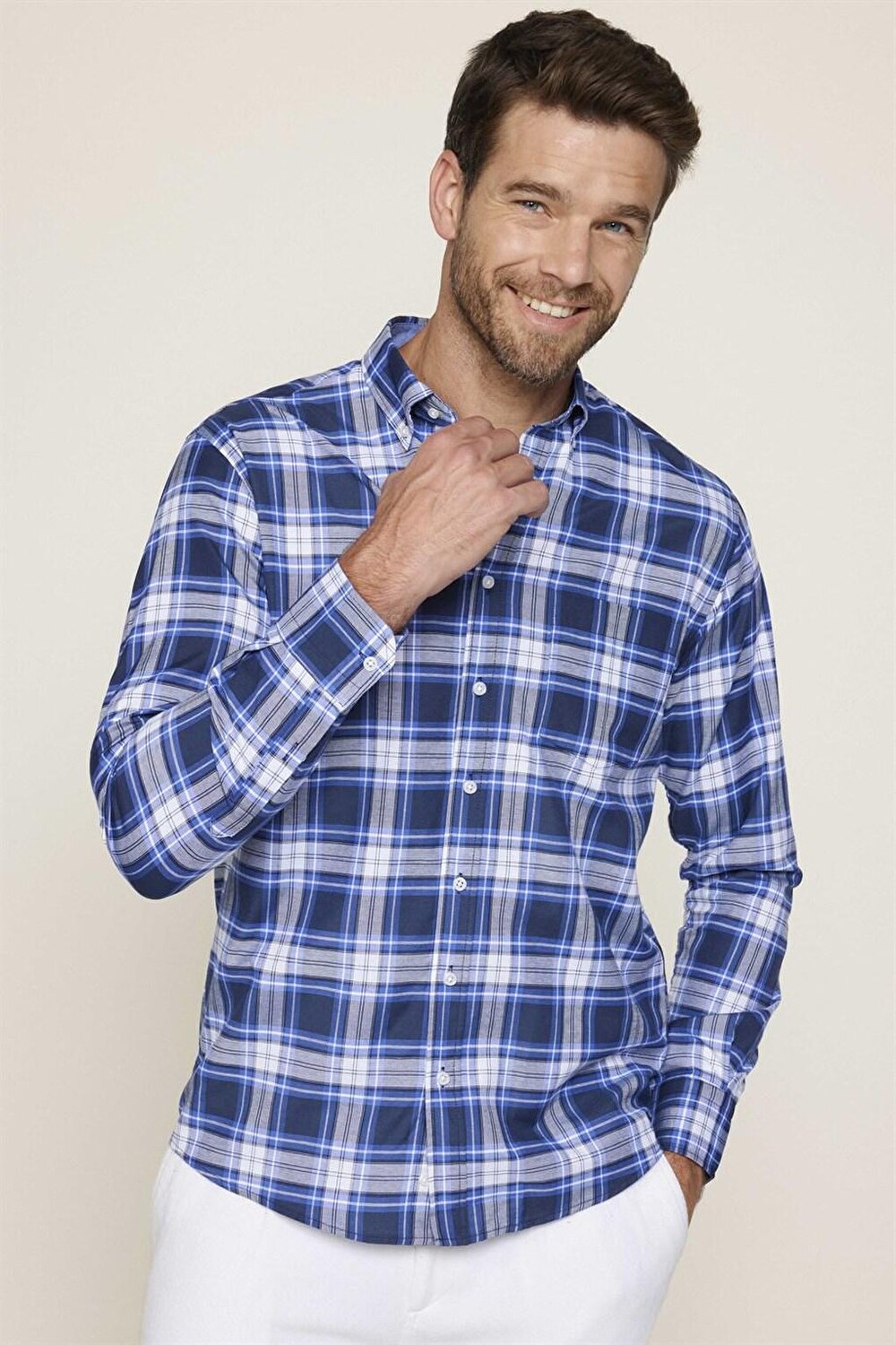 

Классическая мужская хлопковая рубашка с воротником на пуговицах в маленькую клетку TUDORS, черный