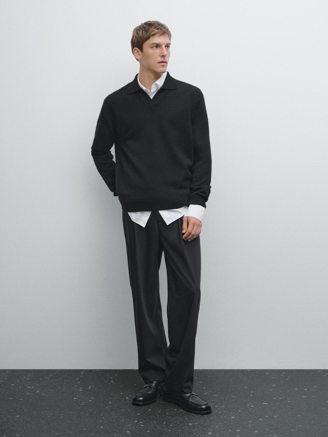 

Вязаный свитер из 100% кашемира с V-образным вырезом Massimo Dutti, черный