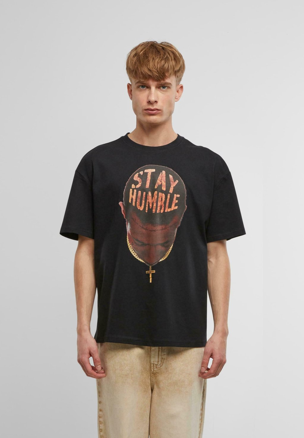 

Футболка с принтом STAY HUMBLE Mister Tee, черный