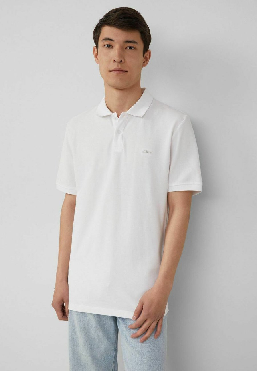 

Поло s.Oliver BASIC KNOPFLEISTE KRAGEN STÜCK, Weiß/White, Белый, Поло s.Oliver BASIC KNOPFLEISTE KRAGEN STÜCK, Weiß/White