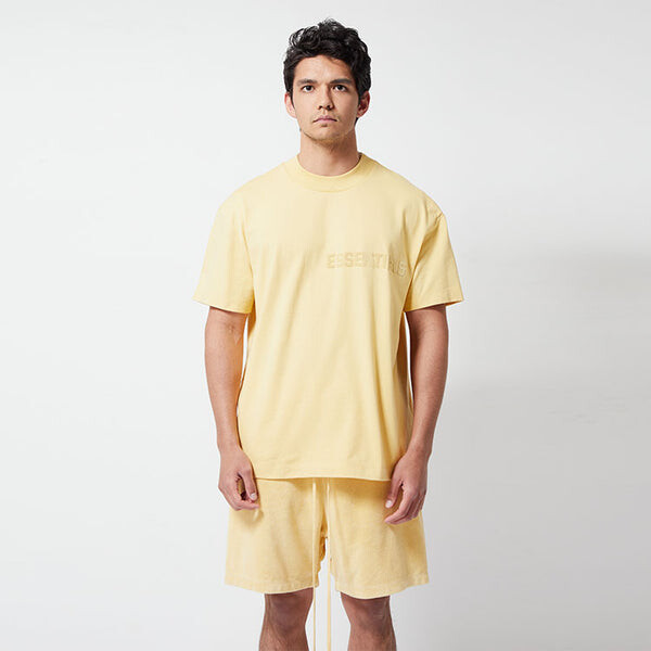 Футболка ss23 logo tee 'light tuscan' Fear Of God Essentials, желтый — фото 4