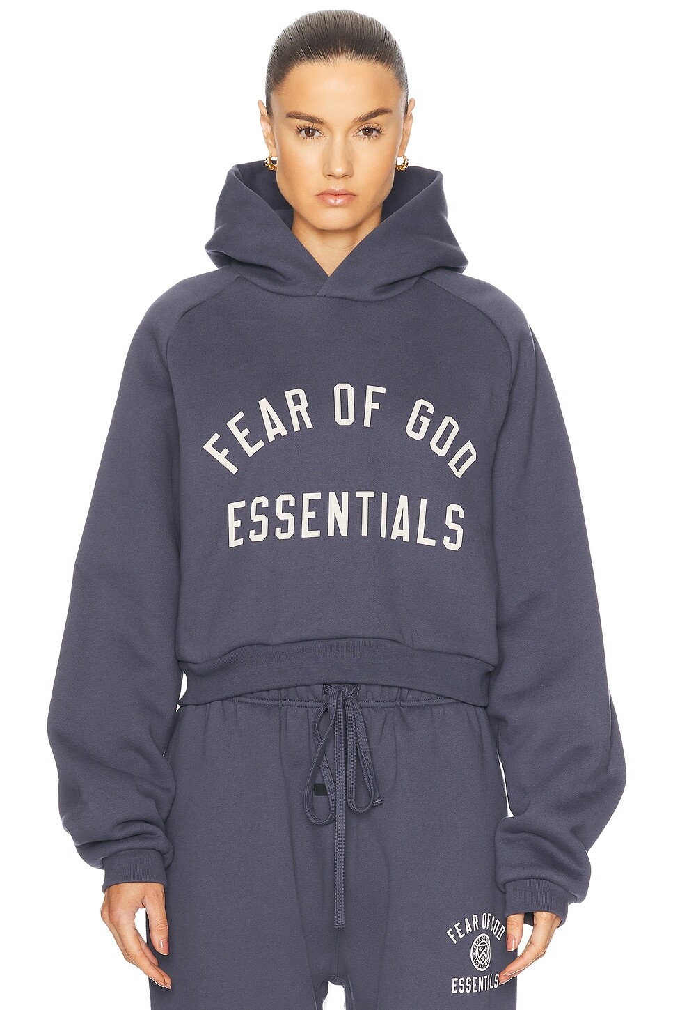 

Укороченная толстовка с капюшоном Fear of God ESSENTIALS, цвет Marine