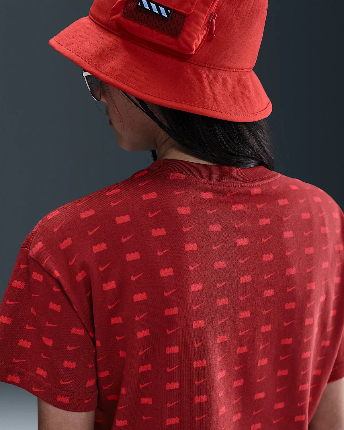 Детская укороченная футболка Nike x LEGO® Collection, Dark Cayenne — фото 2