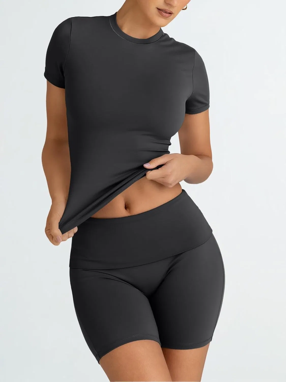 Trendy Queen Модный комплект из двух предметов для летних тренировок, спортивный костюм, шорты, одежда для пилатеса и йоги, одежда для прогулок, весенняя спортивная удобная одежда для активного отдыха, черный — фото 2