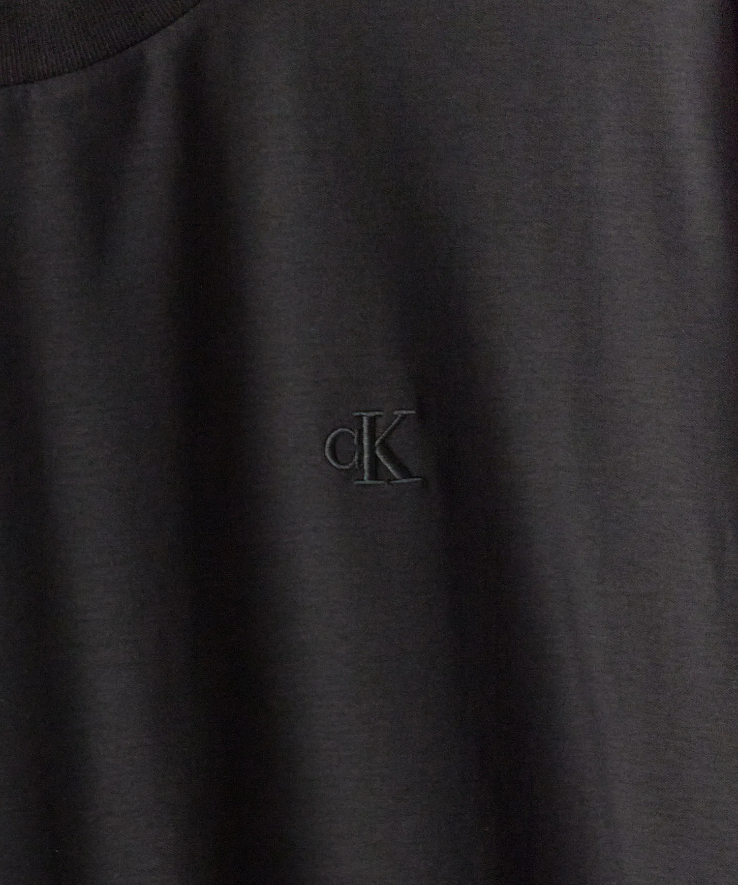 Унисекс футболка Calvin Klein SS REG LIQUID COTTON с логотипом белая — фото 3