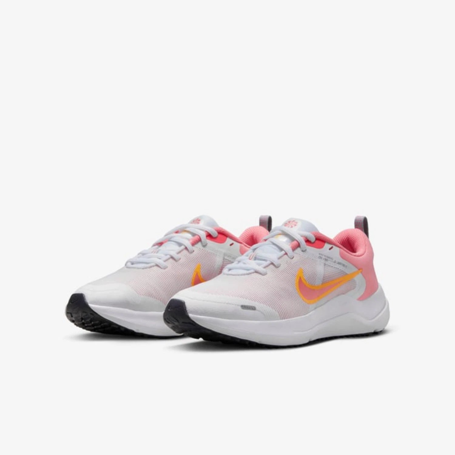 

Детские кроссовки Nike Downshifter 12 DM4194-100, белые, для бега по шоссе, NIN695, белый