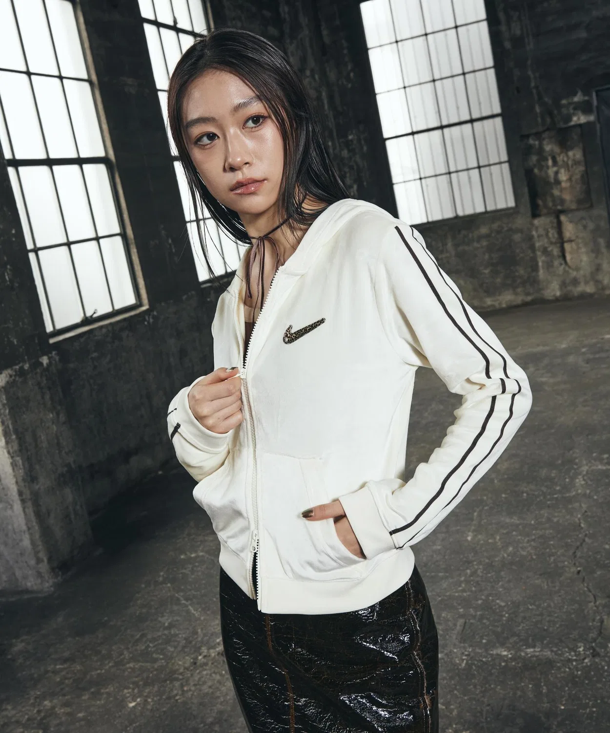 Толстовка Nike Sportswear Women's Full-Zip Hooded Top, белый — фото 3