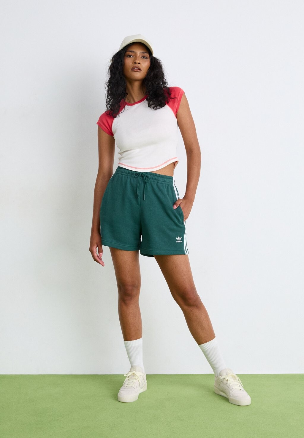 

Спортивные брюки adidas Originals, минерально-зеленый