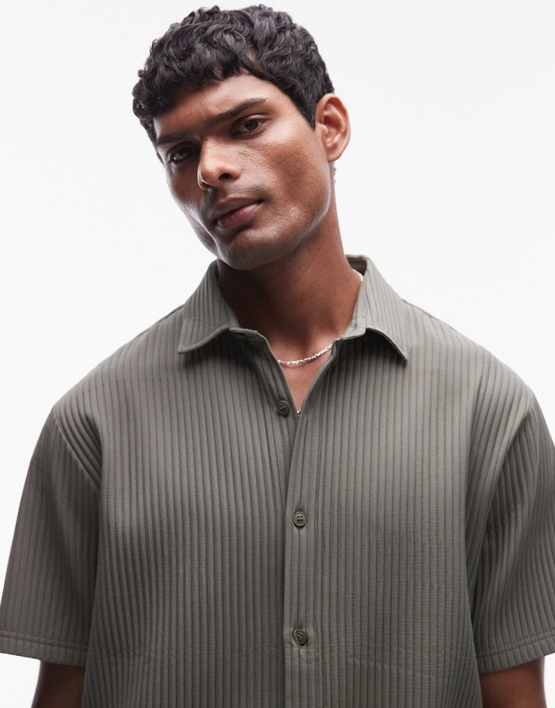 

Рубашка цвета хаки с короткими рукавами и пуговицами Topman