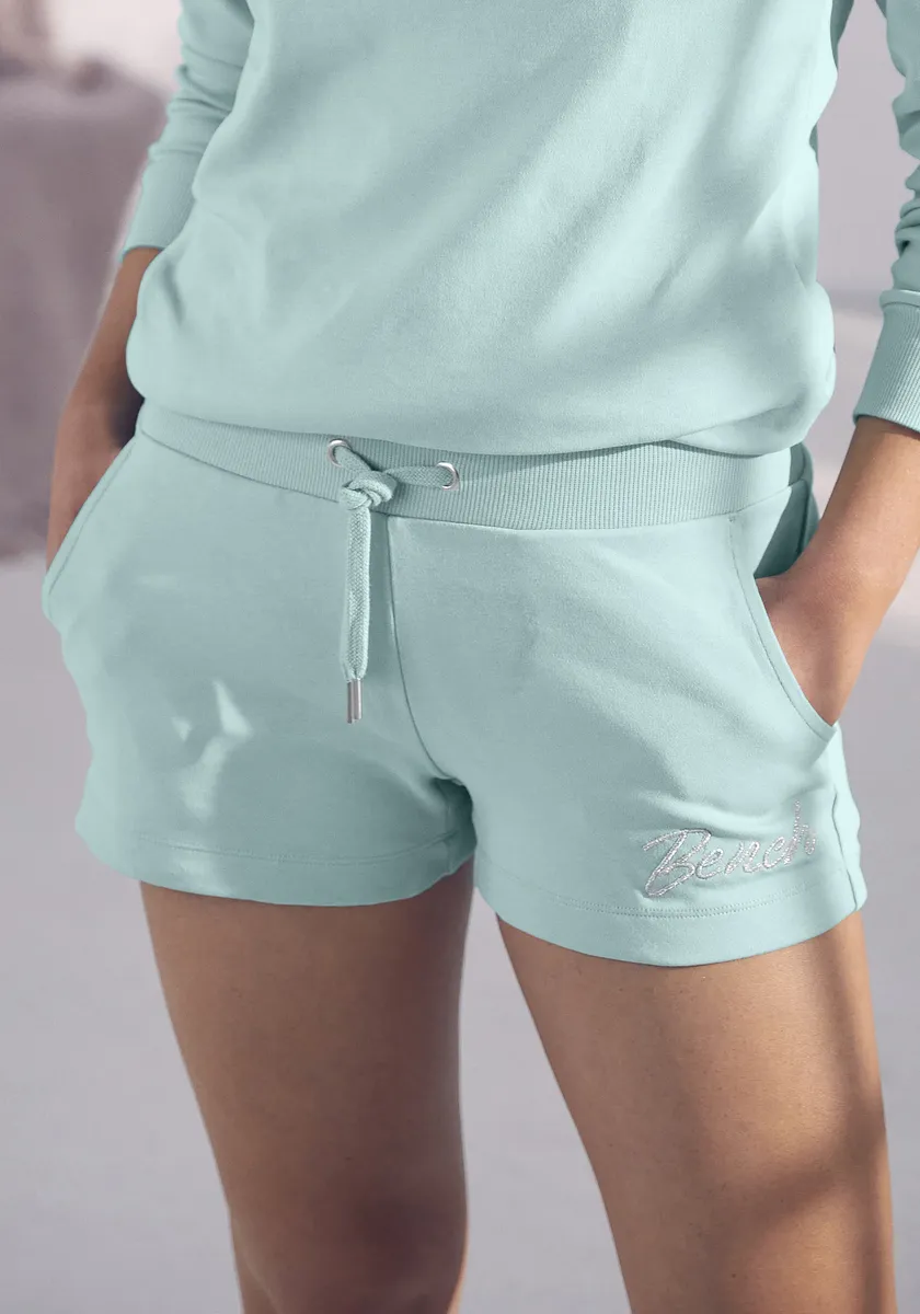 

Bench Спортивные шорты для домашней одежды с блестящей вышивкой логотипа, одежда для дома, костюм для отдыха Bench Loungewear, мятный