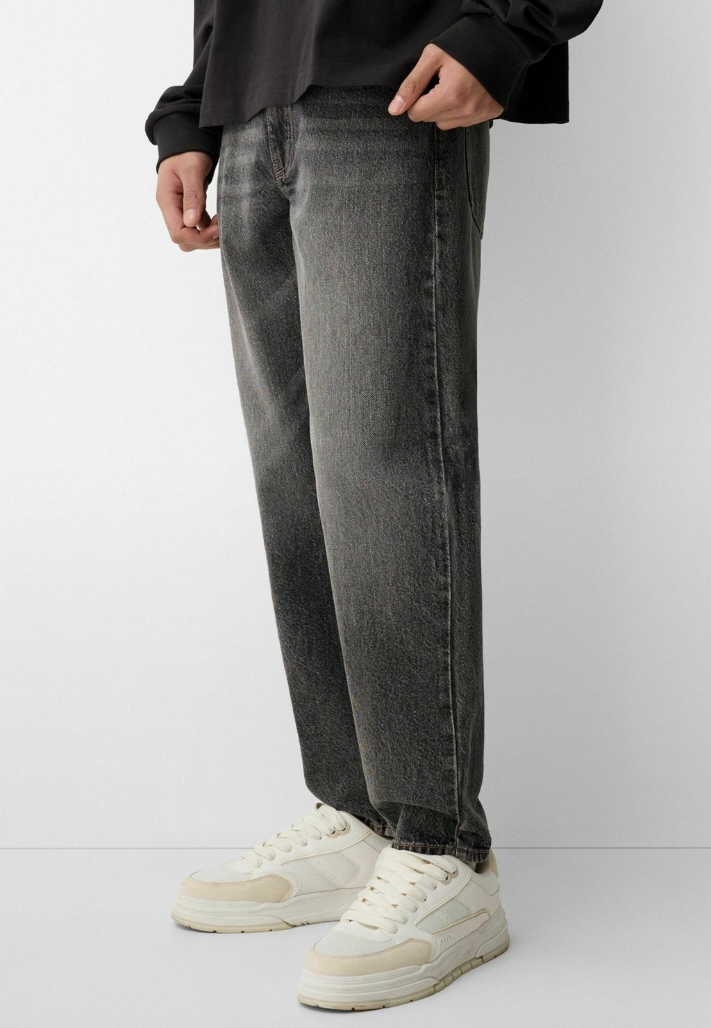 

Зауженные джинсы Bershka, цвет Mottled Dark Grey