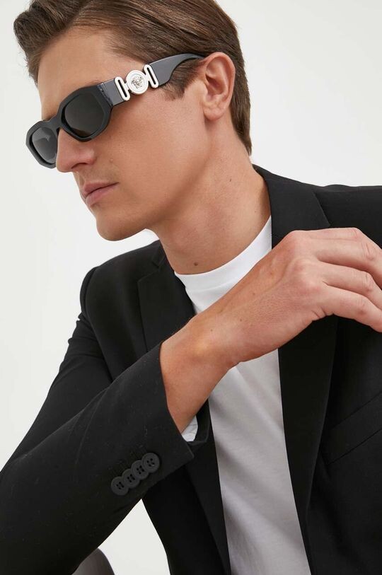 

Солнечные очки Versace, черный
