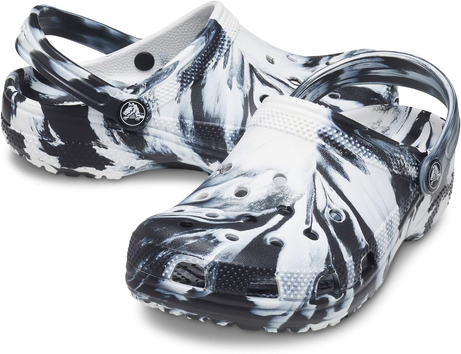 

Сабо Classic Marbled Tie-Dye Clog Crocs, цвет Black/White