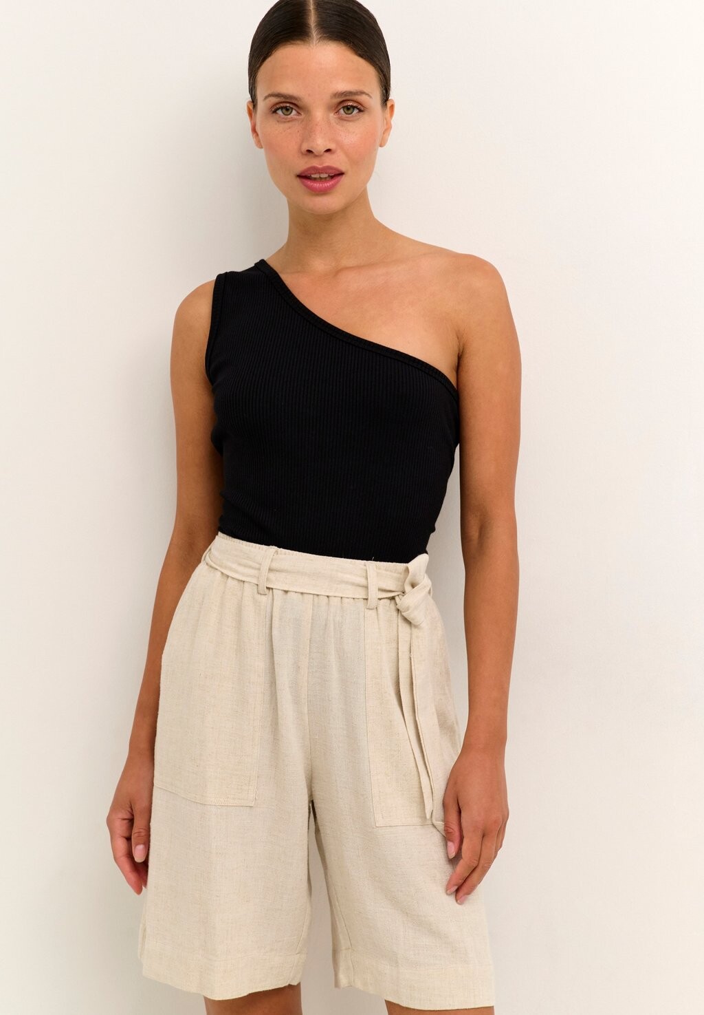 

Топ KAPIA ONE SHOULDER Kaffe, цвет black deep