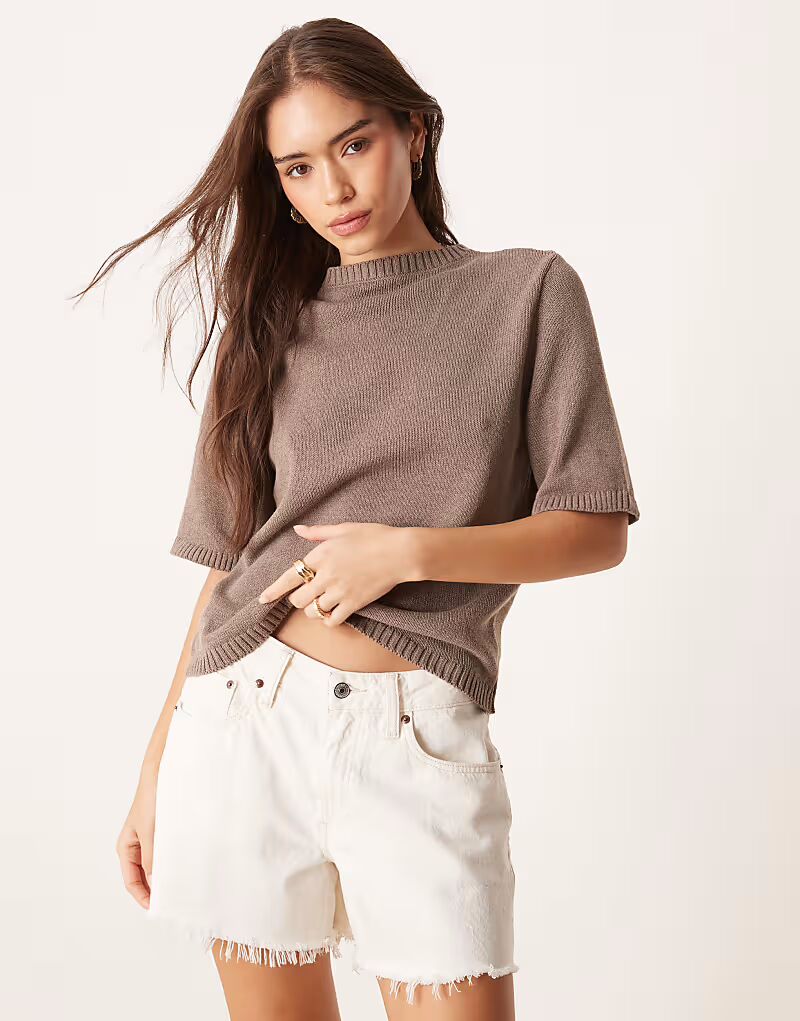 

Трикотажная футболка свободного кроя ASOS DESIGN цвета мокко
