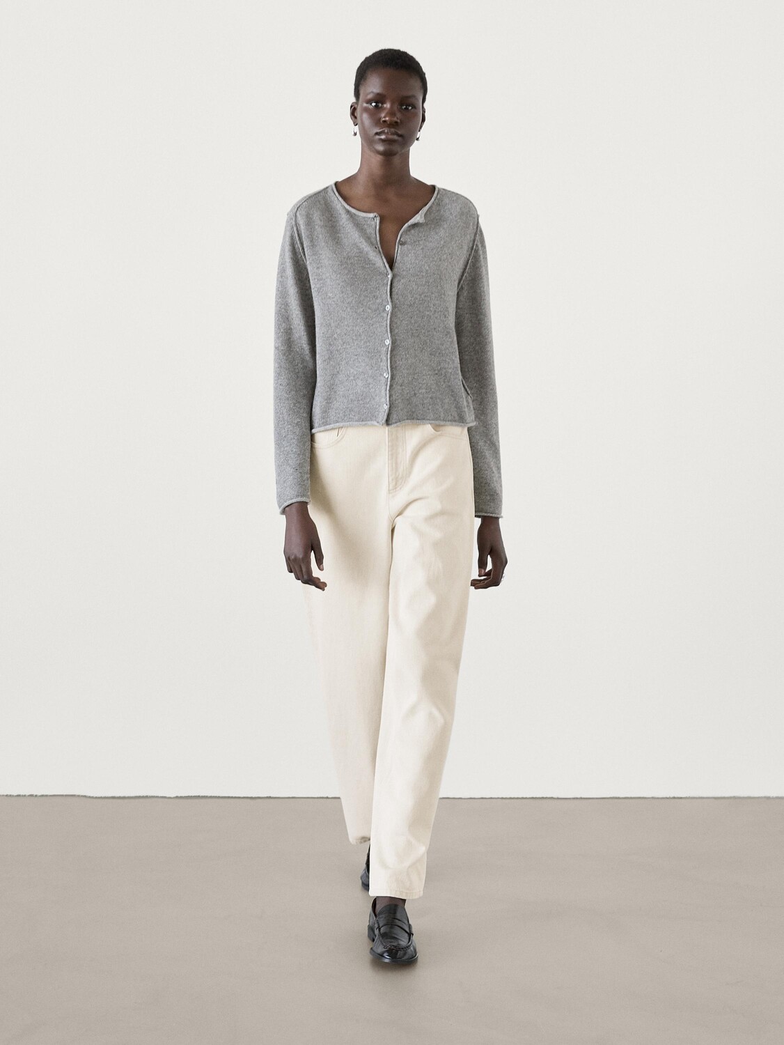 

Кардиган, связанный оверлоком Massimo Dutti, серый
