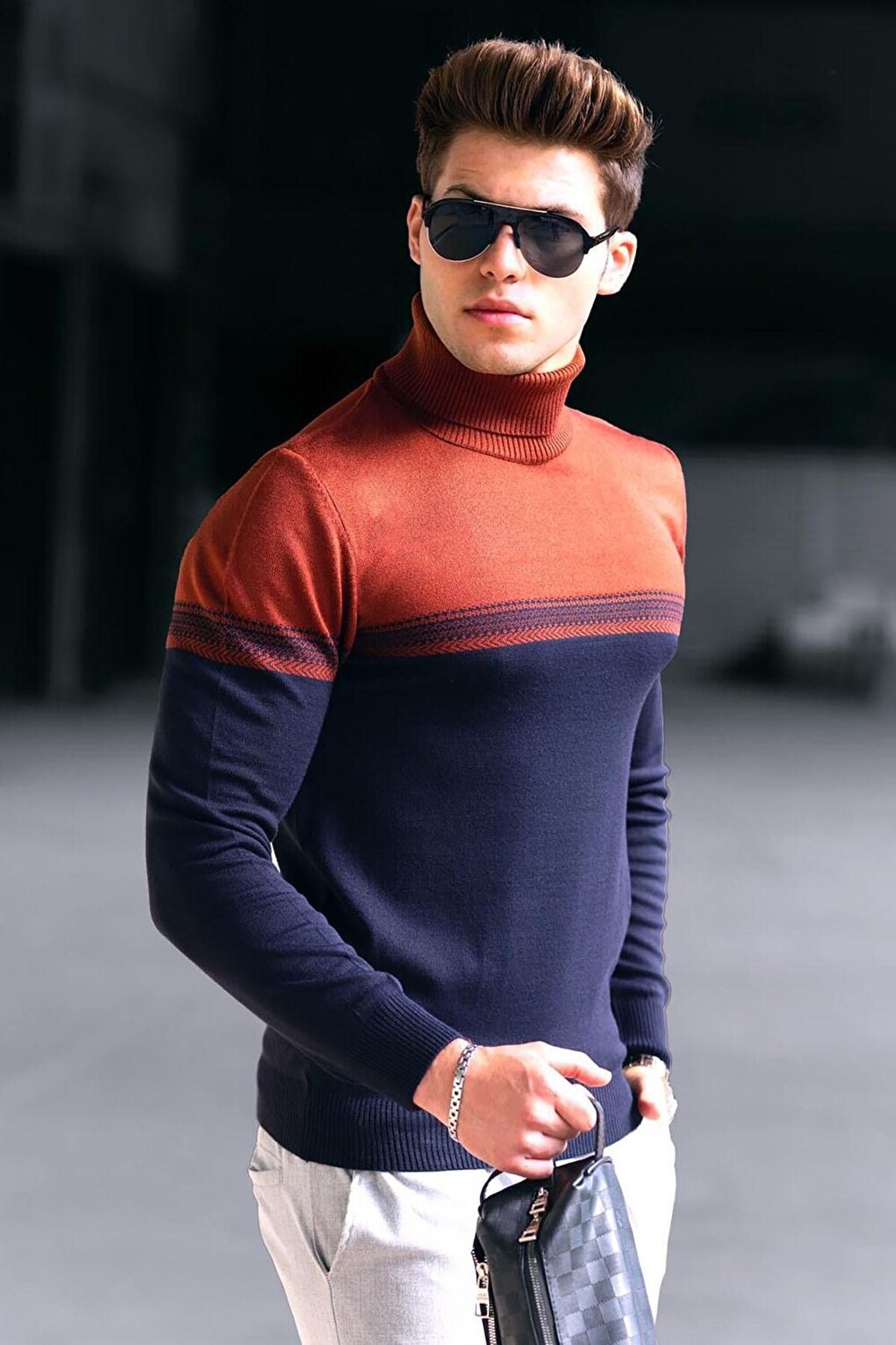 

Свитер с водолазкой Brick Color Blocked 4675 MADMEXT