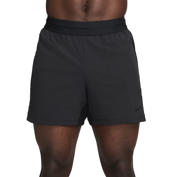 

Спортивные шорты мужские черные Nike, черный