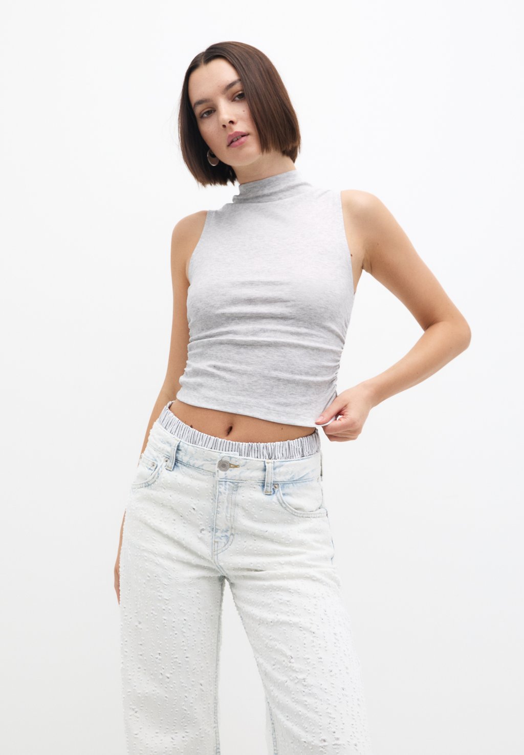 

Топ FUNNEL NECK GATHERED PULL&BEAR, светло-серый