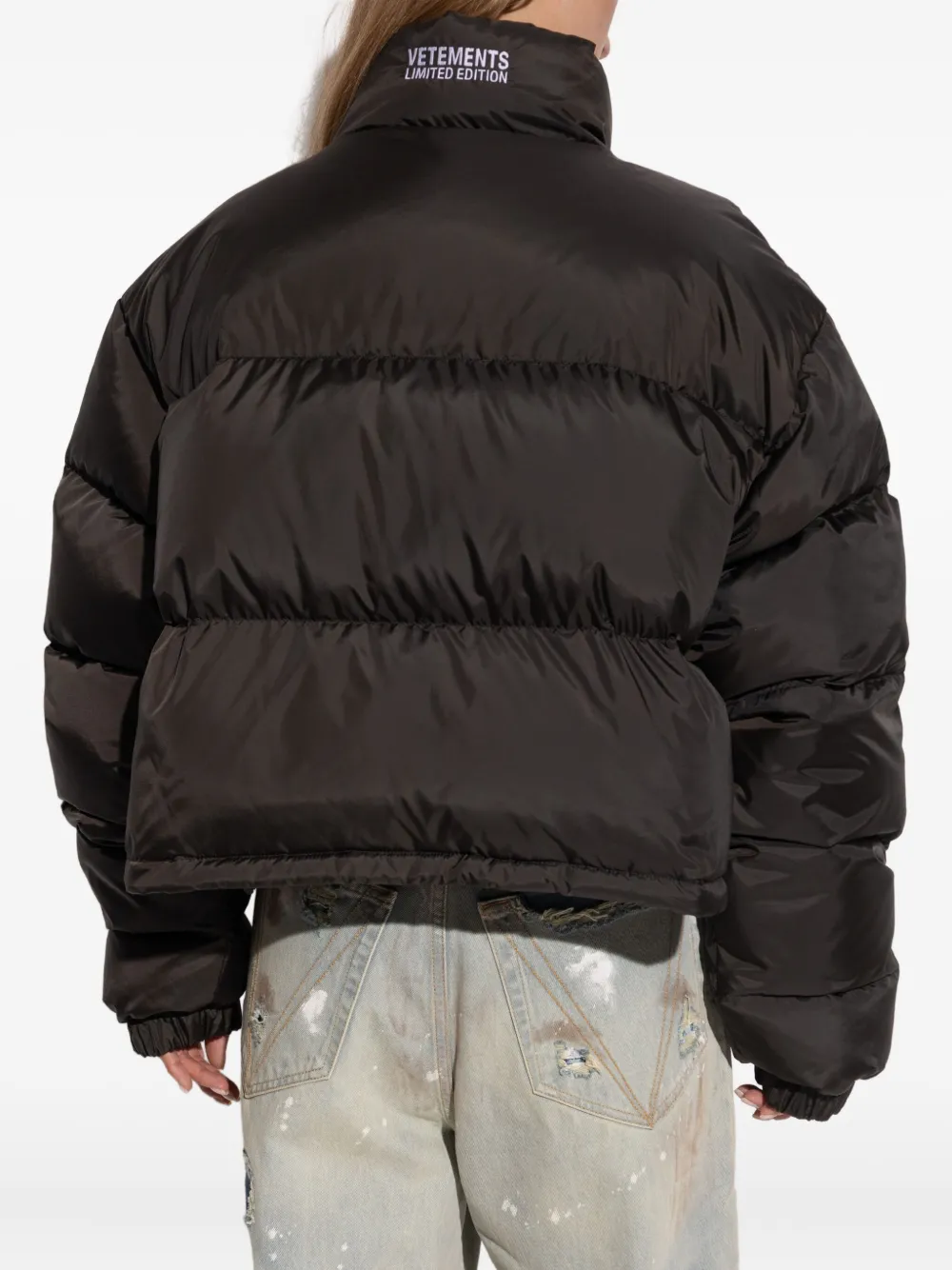 Куртка-пуховик с вышитым логотипом VETEMENTS, черный — фото 4