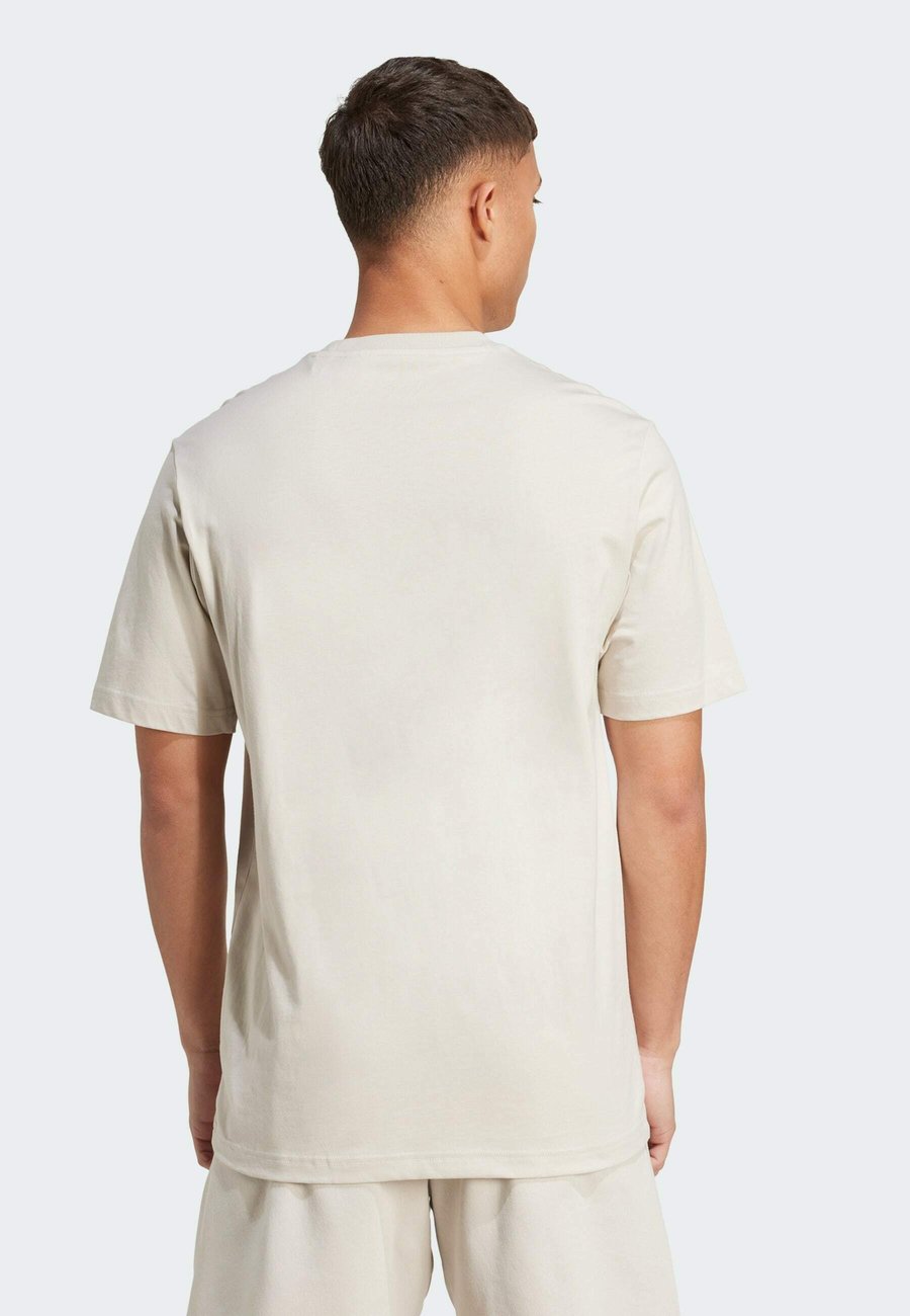 Спортивная футболка Adidas Sportswear COLLEGIATE , Beige/Off-White — фото 2