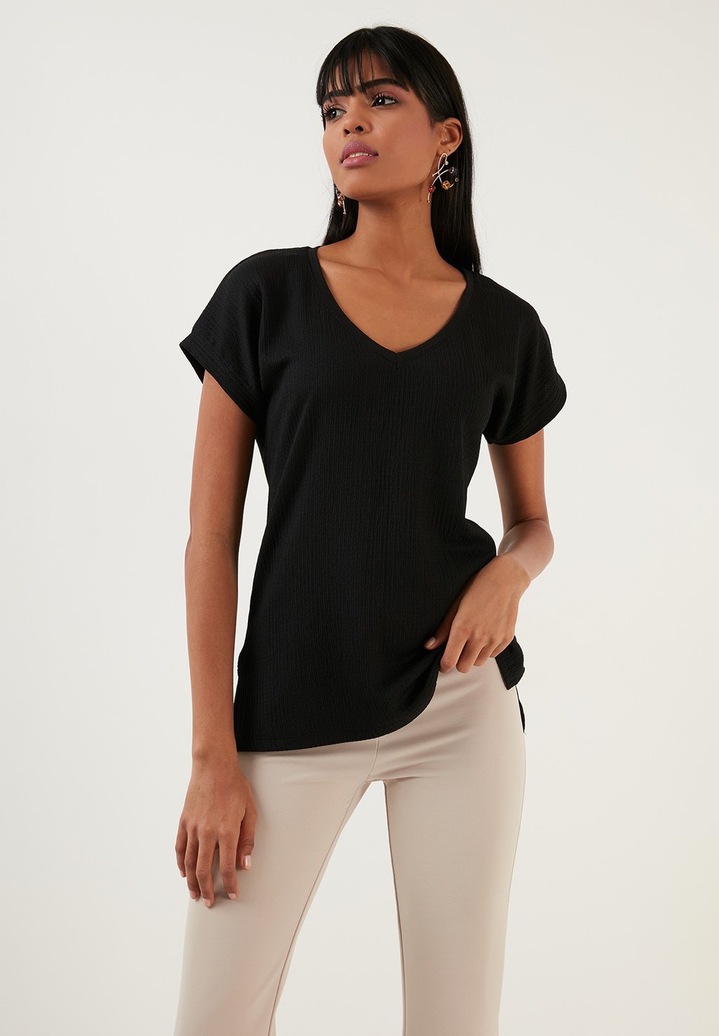 

Базовая футболка REGULAR FIT LELA, черный
