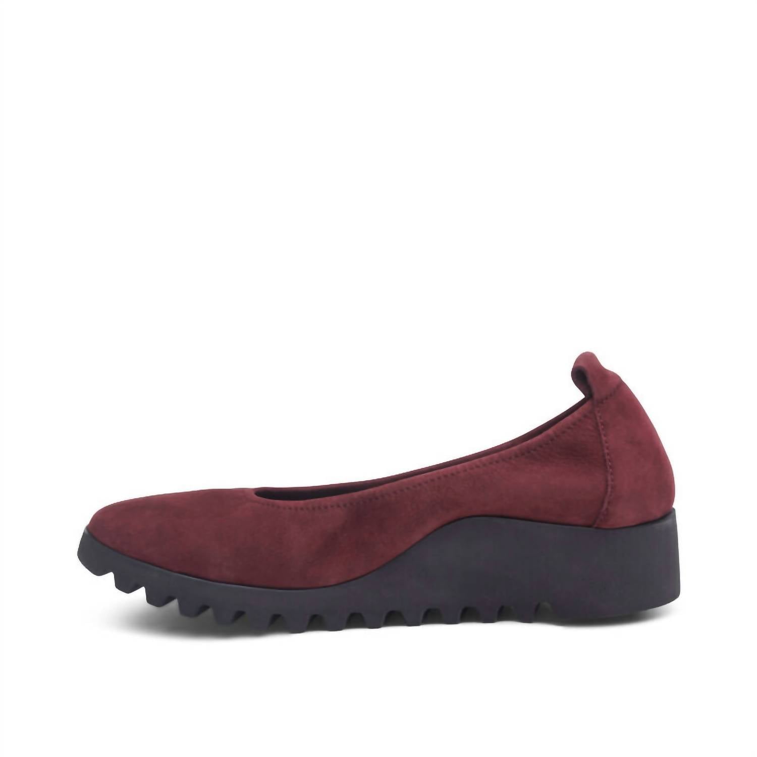 Женские балетки Brianna Slip-On в бордовом цвете Aetrex — фото 3