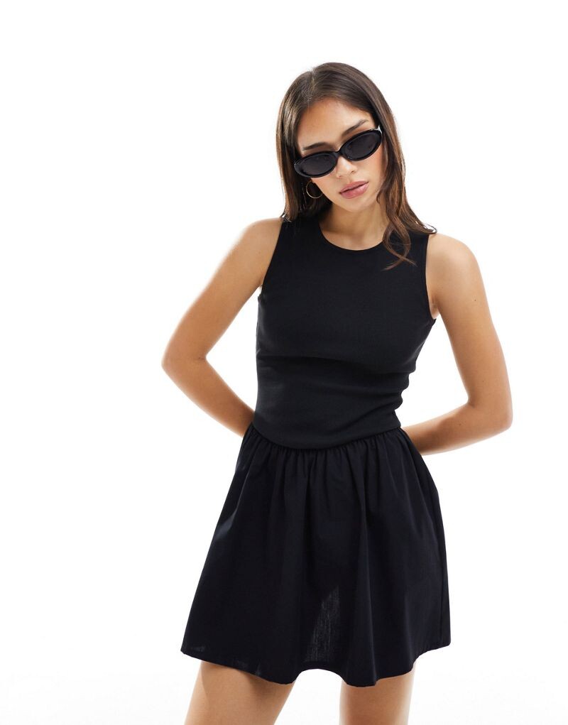 

Черное платье мини с поплиновой юбкой ASOS DESIGN