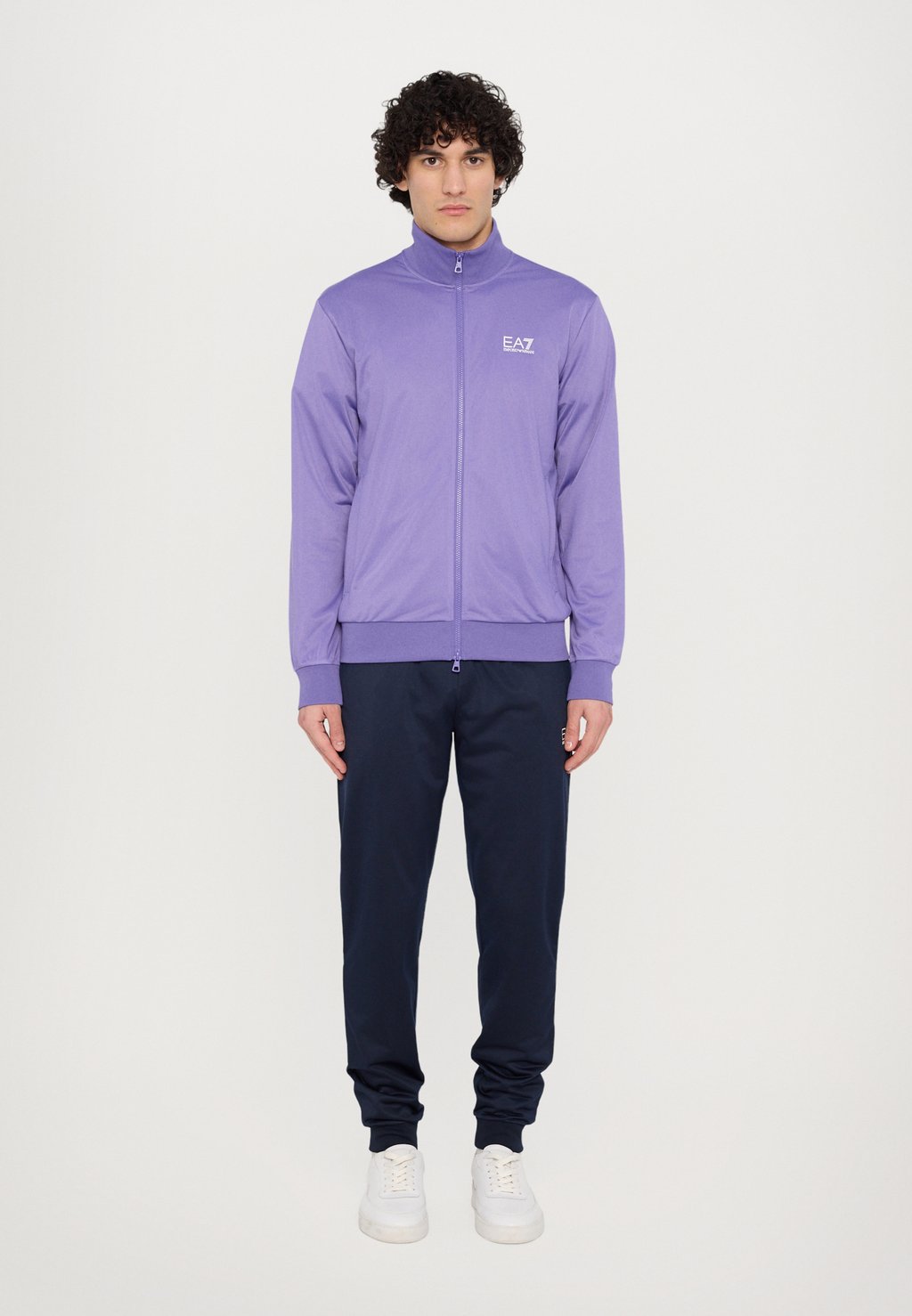 

Спортивный костюм EA7 Emporio Armani, фиолетовый