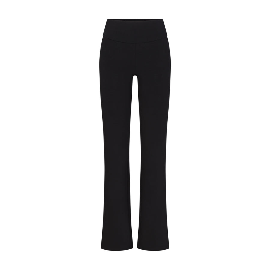 

Леггинсы расклешенные с откидными плотами SKIMS Outdoor, цвет Onyx