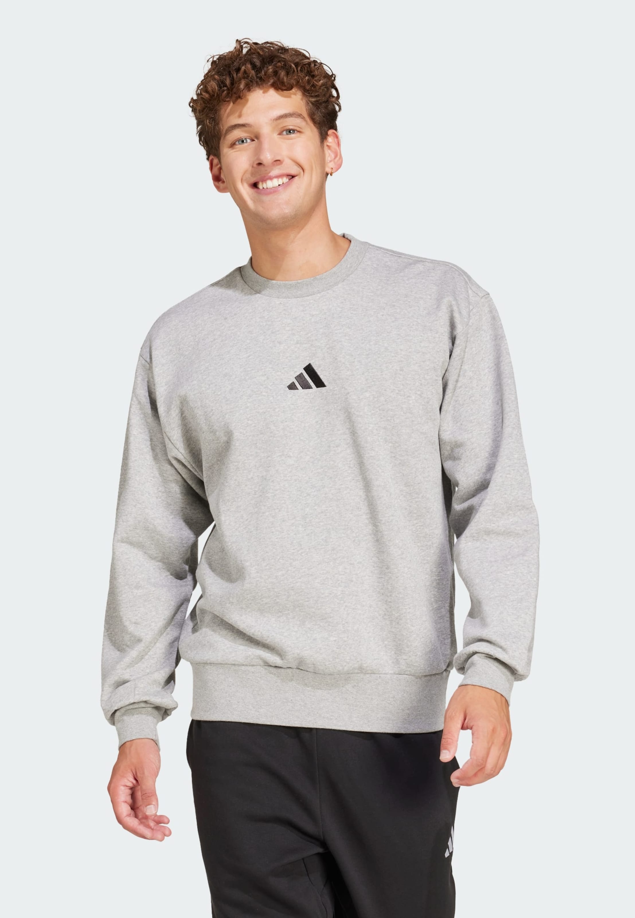 Adidas Sportswear Спортивный свитшот 'Essentials Feelcozy' в цвете Greige — фото 2