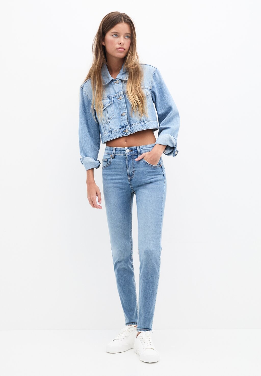 

Джинсы облегающего кроя SLIM FIT PULL&BEAR, синий