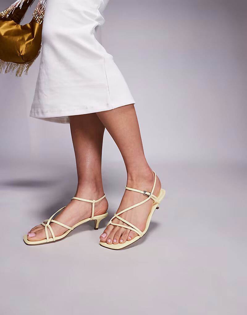 Сандалии Public Desire Wide Fit Glint с едва заметными ремешками желтого цвета