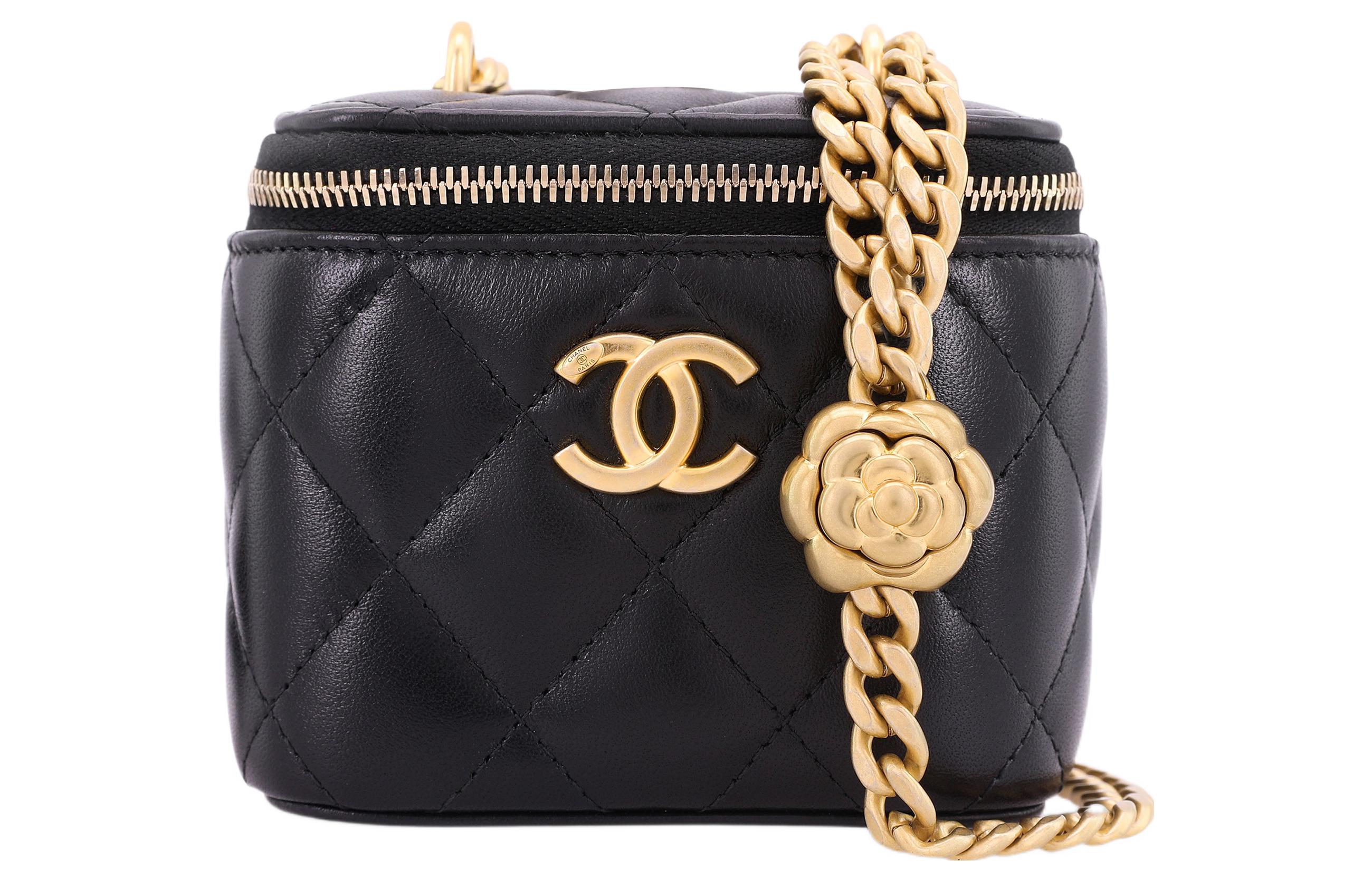 

CHANEL Квадратная сумка через плечо из овчины с зеркальцем