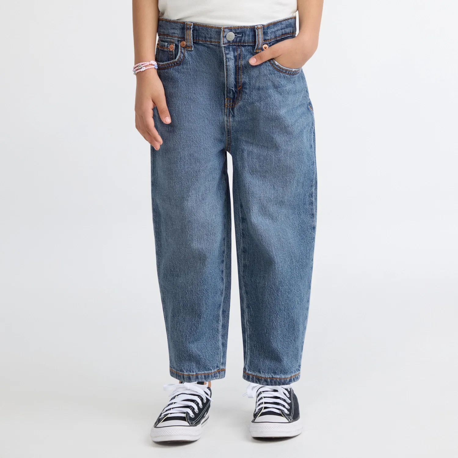 Широкие джинсы-бочонки для девочек 4-6 лет Levi's, Medium Wash — фото 2