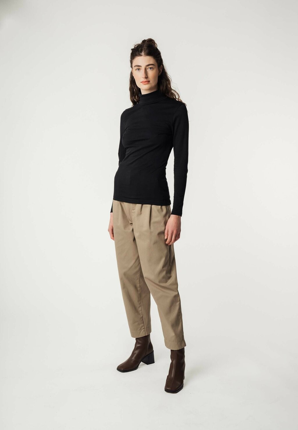 

Топ с длинными рукавами TURTLENECK ANCHAL MELA, черный