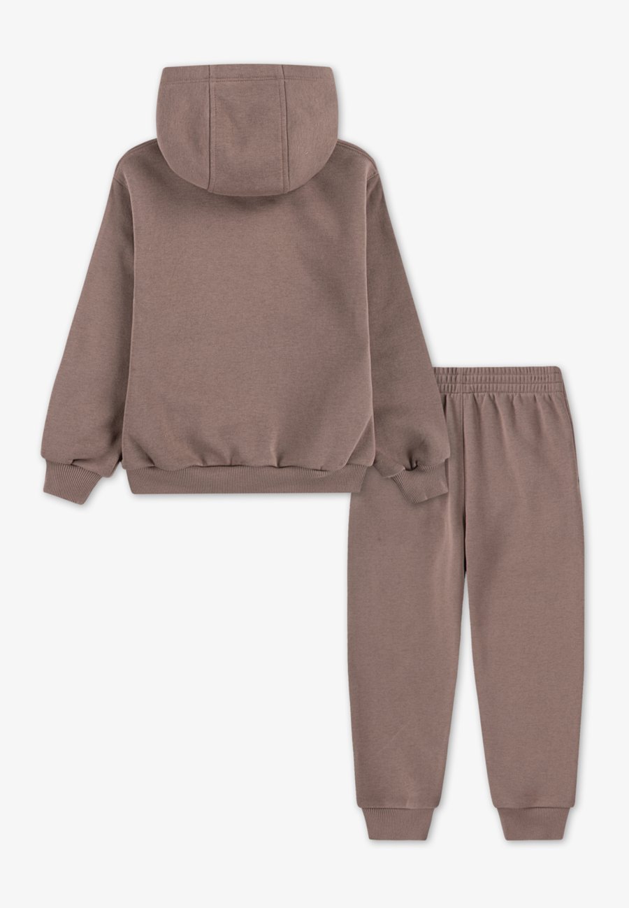 Толстовка Nike Sportswear UNISEX CLUB HOODY SET, Mink Brown/Light Brown — фото 2