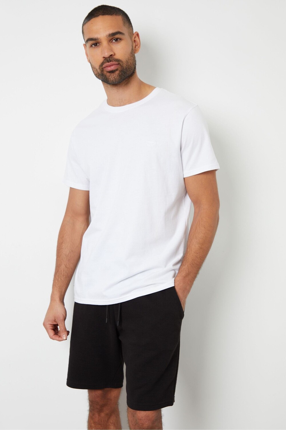 

Спортивные шорты в рубчик с оттоманской ребристостью Threadbare, черный